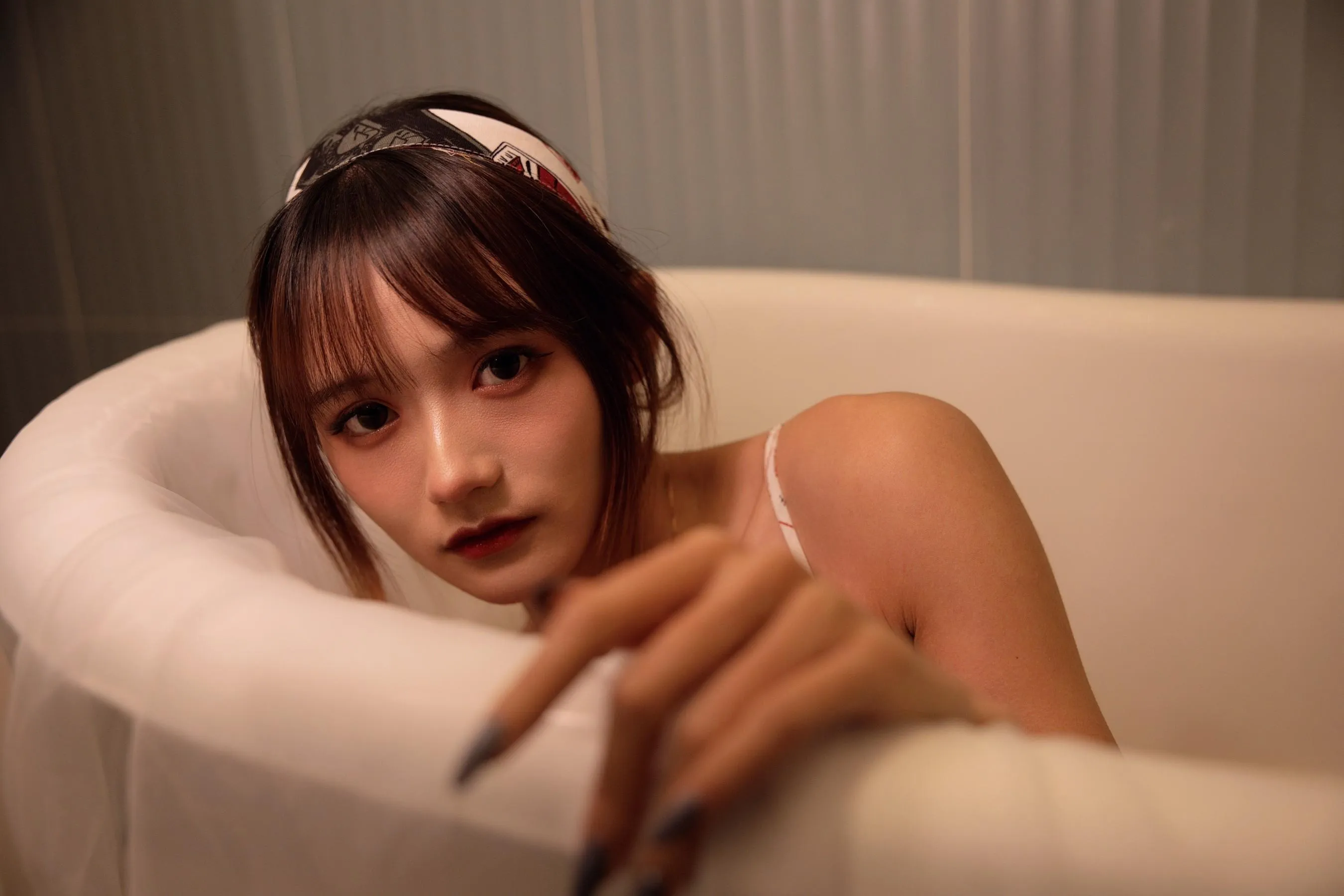 兔子Zzz不吃胡萝卜 – NO.111 晚秋思绪 [21P]插图7